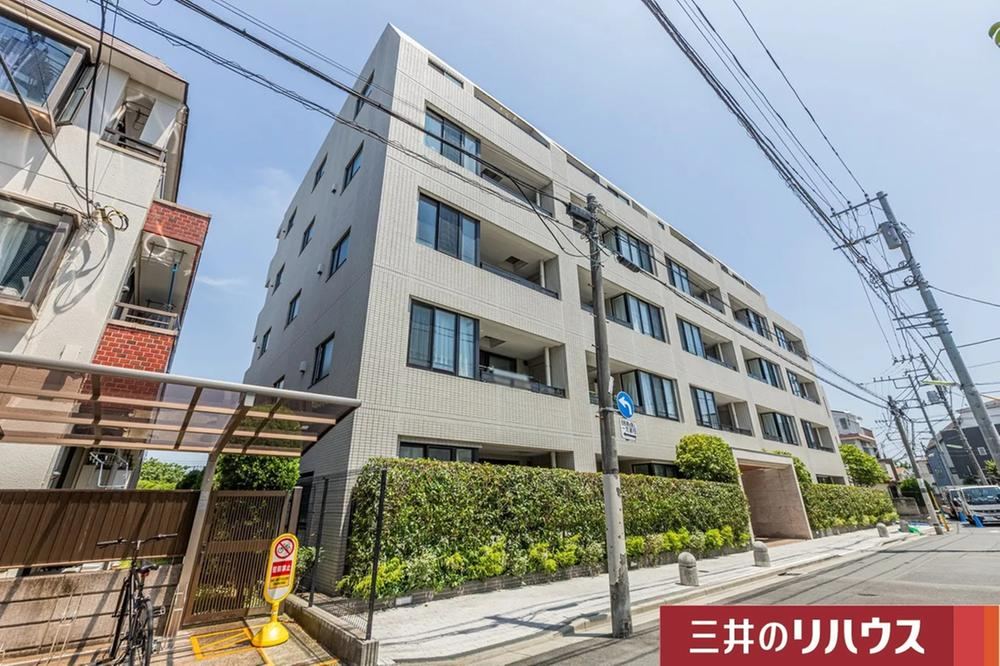 3LDK apartment in Setagaya Ward, Tokyo - Photo 1
