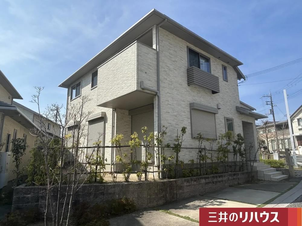 4LDK house in Mino, Osaka - Photo 1