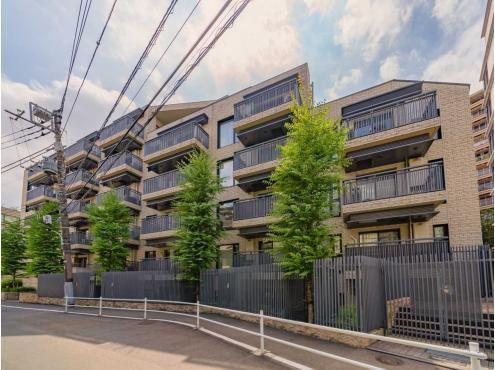 2LDK apartment in Shibuya Ward, Tokyo - Photo 1
