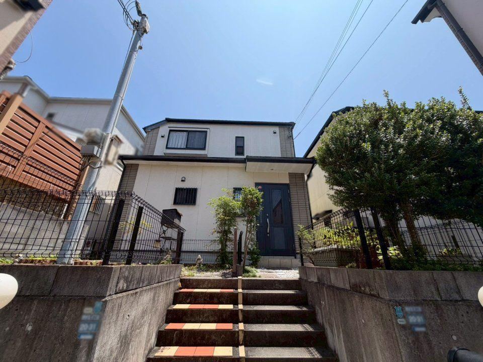 4LDK house in Tarumi Ward, Kobe, Hyogo - Photo 1