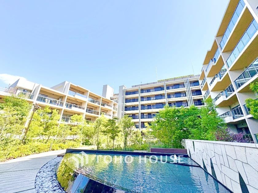 2LDK apartment in Shinjuku Ward, Tokyo - Photo 1