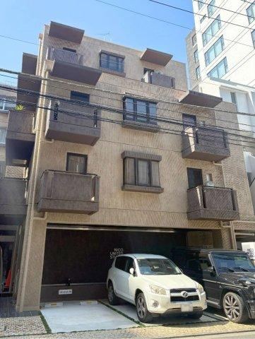1LDK apartment in Minato Ward, Tokyo - Photo 1