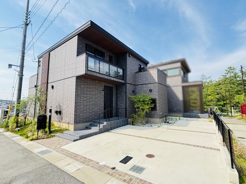 4LDK house in Ikoma, Nara - Photo 1