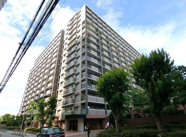 3LDK apartment in Yodogawa Ward, Osaka - Photo 1