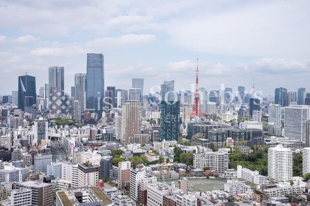 2LDK apartment in Minato Ward, Tokyo - Photo 1