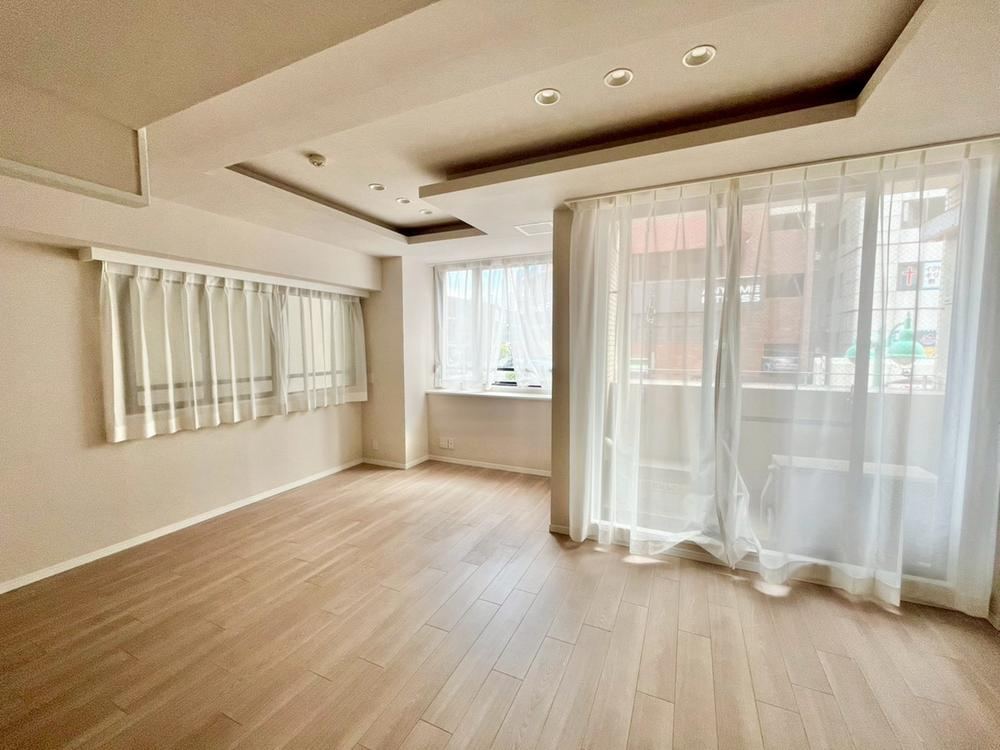 2LDK apartment in Shinjuku Ward, Tokyo - Photo 1