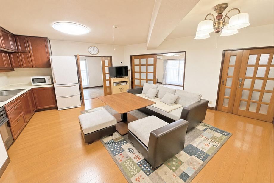 3LDK apartment in Shinagawa Ward, Tokyo - Photo 1