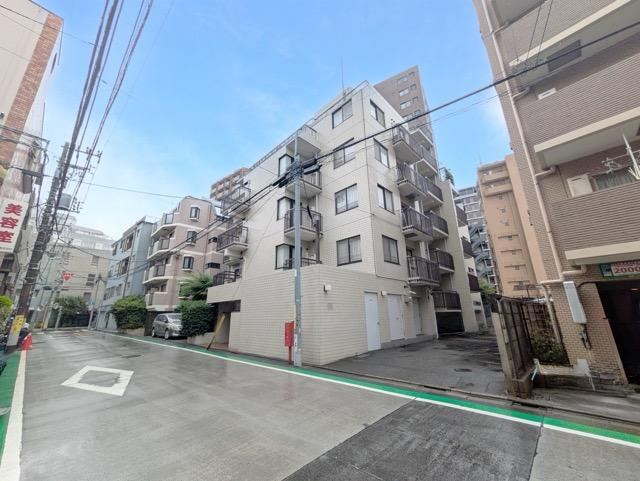 1LDK apartment in Meguro Ward, Tokyo - Photo 1