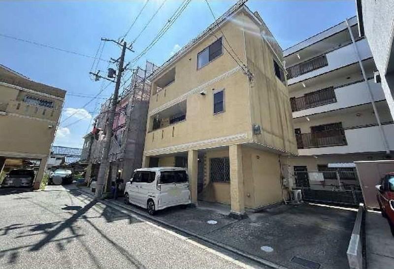4LDK house in Settsu, Osaka - Photo 1