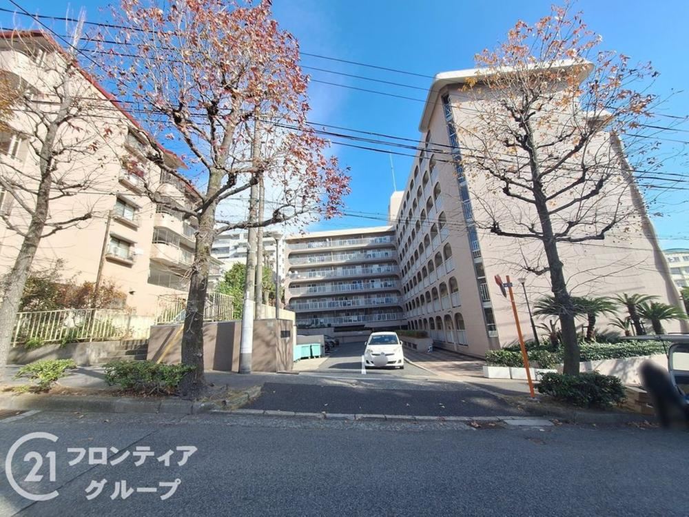 3LDK apartment in Chuo Ward, Kobe, Hyogo - Photo 1