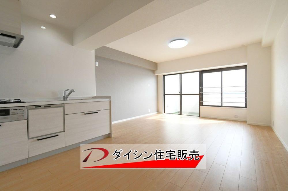 1LDK+S apartment in Minami Ward, Hiroshima - Photo 1