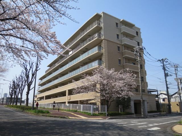 4LDK apartment in Soka, Saitama - Photo 1