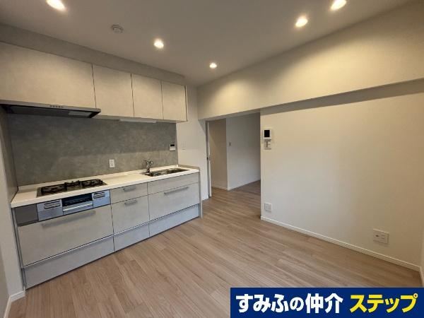 2DK apartment in Shinjuku Ward, Tokyo - Photo 1
