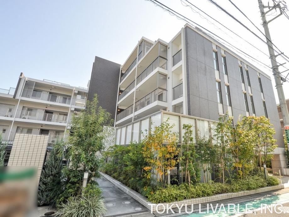 3LDK apartment in Konan Ward, Yokohama, Kanagawa - Photo 1