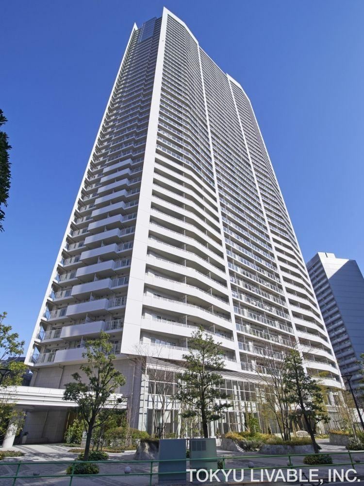 2LDK+S apartment in Minato Ward, Tokyo - Photo 1