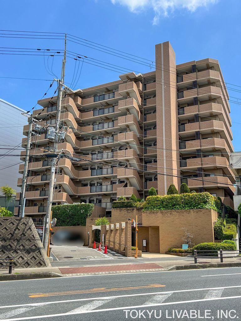 3LDK apartment in Itami, Hyogo - Photo 1