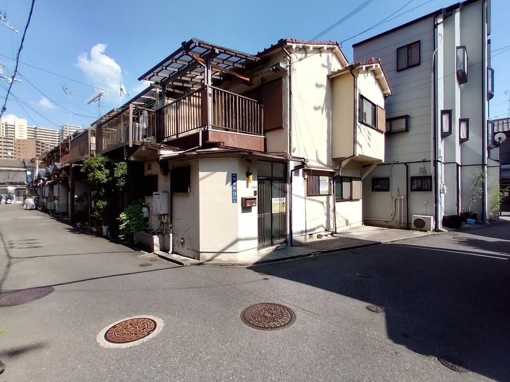3DK house in Neyagawa, Osaka - Photo 1