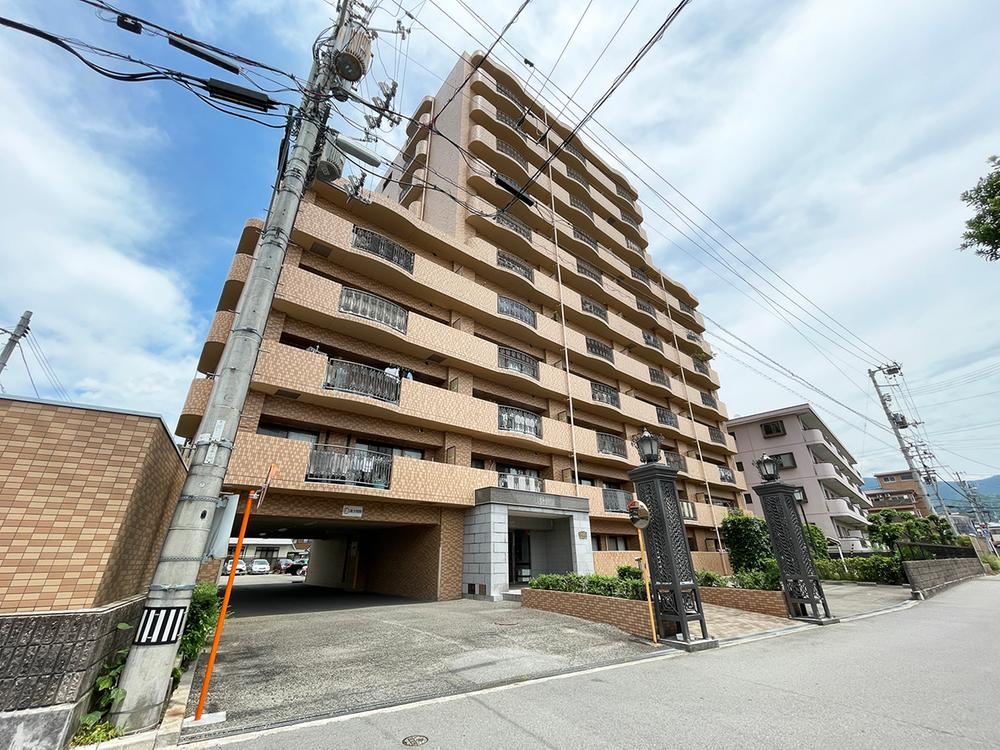 3LDK apartment in Matsuyama, Ehime - Photo 1