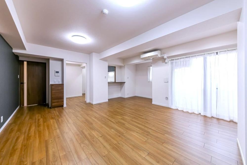 4LDK apartment in Koto Ward, Tokyo - Photo 1