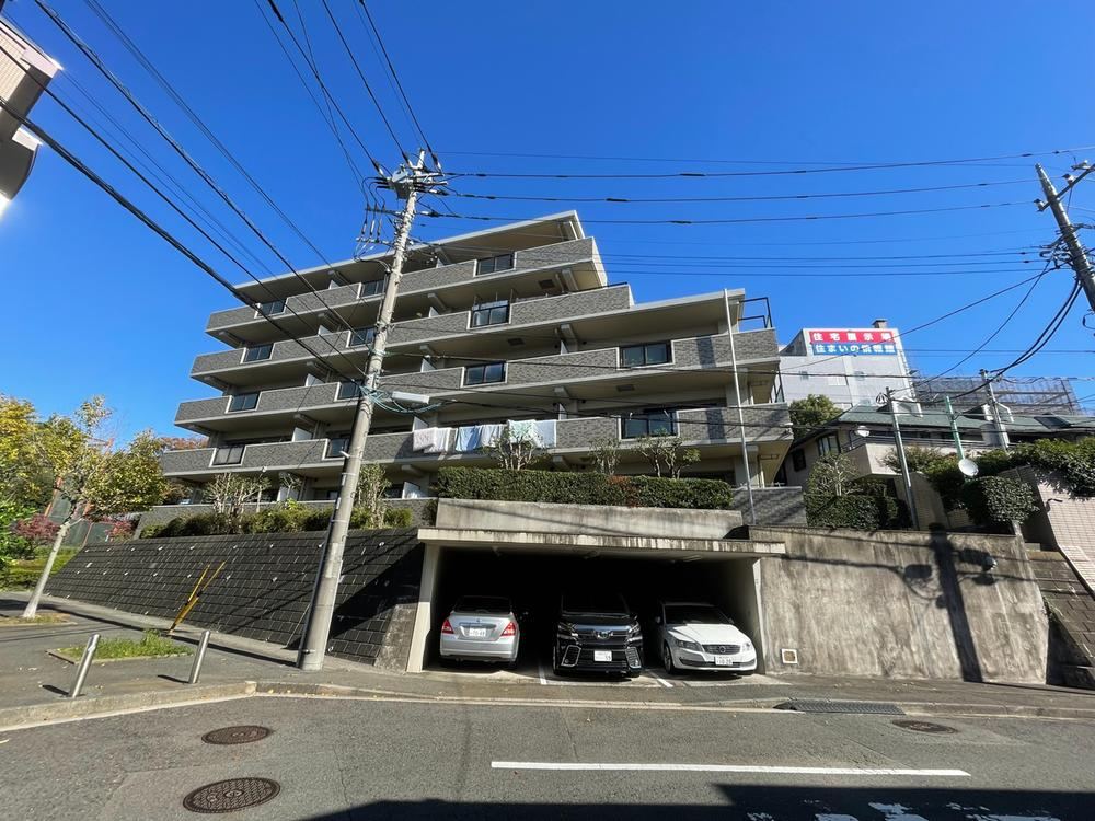 3LDK apartment in Tsuzuki Ward, Yokohama, Kanagawa - Photo 1