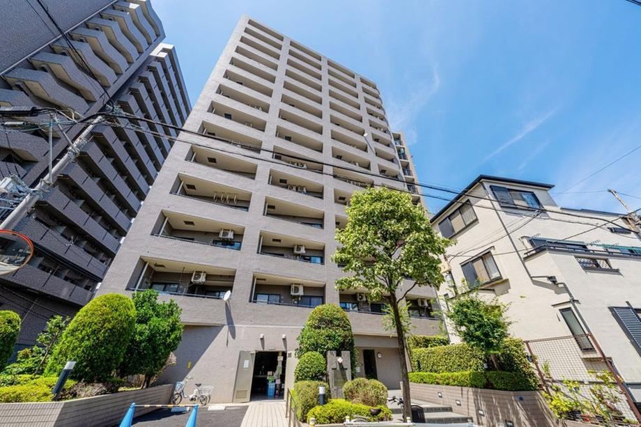2LDK apartment in Itabashi Ward, Tokyo - Photo 1