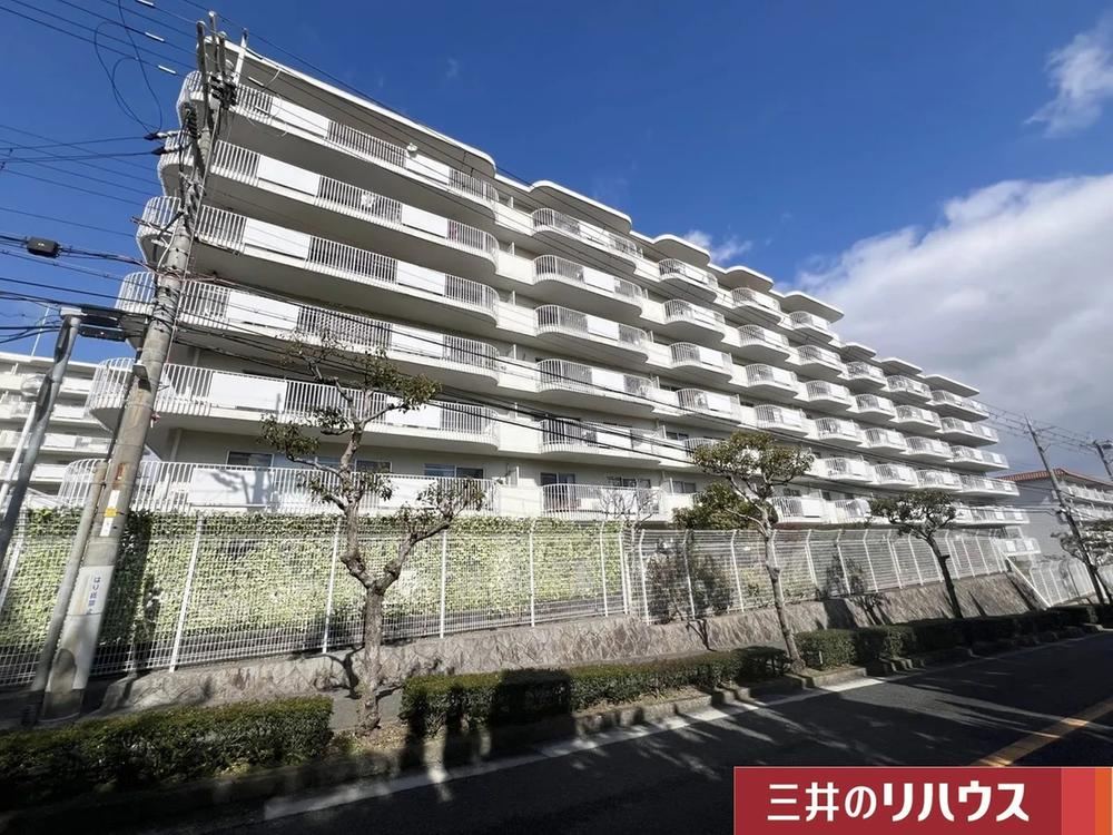 3LDK apartment in Takarazuka, Hyogo - Photo 1