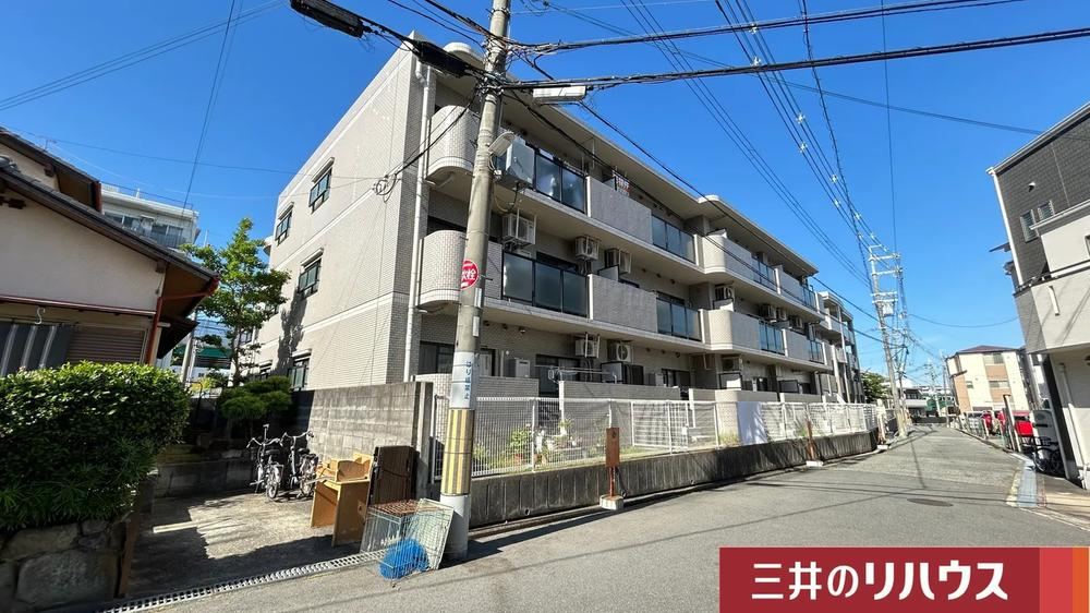 3LDK apartment in Toyonaka, Osaka - Photo 1
