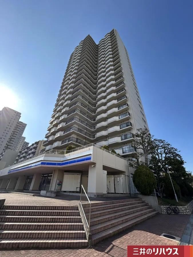 4LDK apartment in Chuo Ward, Kobe, Hyogo - Photo 1