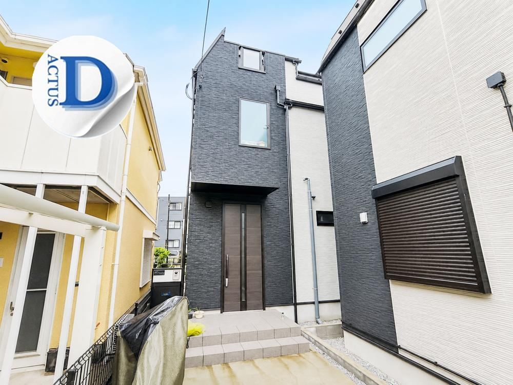 4LDK house in Nakano Ward, Tokyo - Photo 1