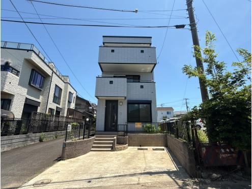 4LDK house in Chigasaki, Kanagawa - Photo 1
