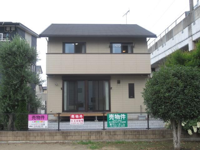 4LDK house in Oyama, Tochigi - Photo 1
