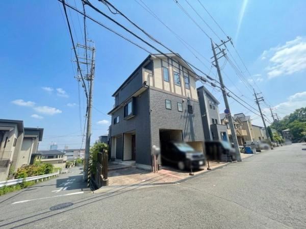4LDK house in Ikeda, Osaka - Photo 1