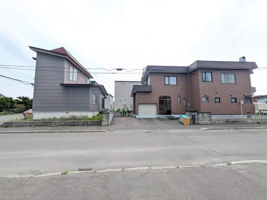 6LDK house in Ebetsu, Hokkaido - Photo 1