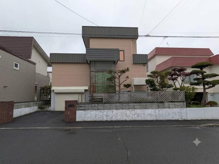 4LDK house in Ebetsu, Hokkaido - Photo 1