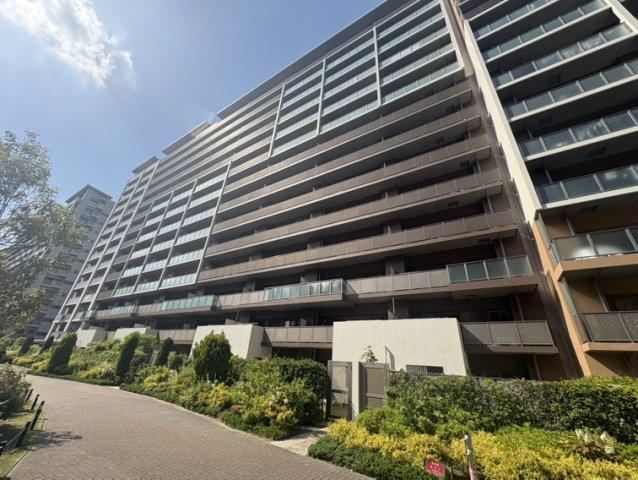 4LDK apartment in Narashino, Chiba - Photo 1