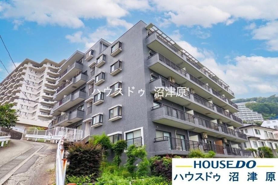 2LDK apartment in Atami, Shizuoka - Photo 1