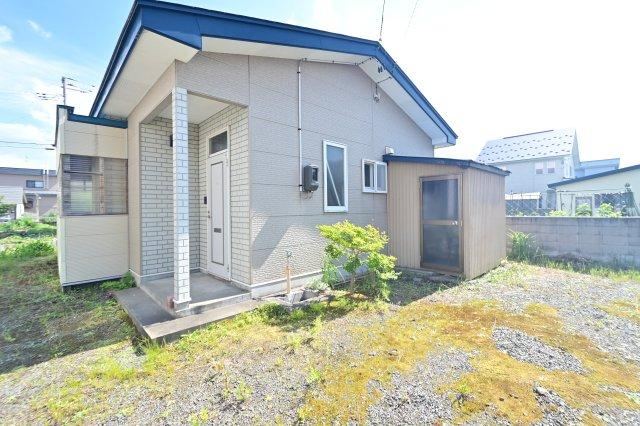 1LDK house in Kuroishi, Aomori - Photo 1
