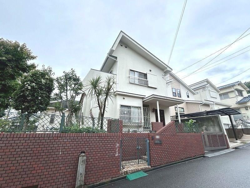 5LDK+S house in Takatsuki, Osaka - Photo 1