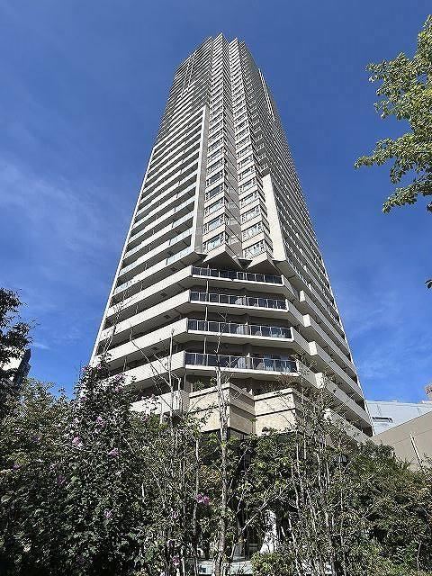 2LDK apartment in Chuo Ward, Osaka - Photo 1