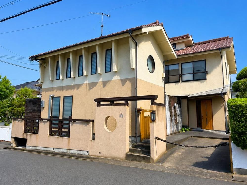 4LDK+S house in Tarumi Ward, Kobe, Hyogo - Photo 1