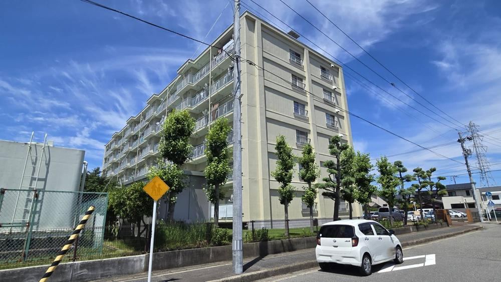2LDK apartment in Chuo Ward, Niigata - Photo 1