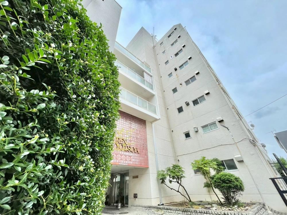 2LDK apartment in Shinjuku Ward, Tokyo - Photo 1