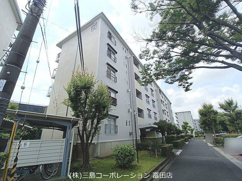 3DK apartment in Takatsuki, Osaka - Photo 1