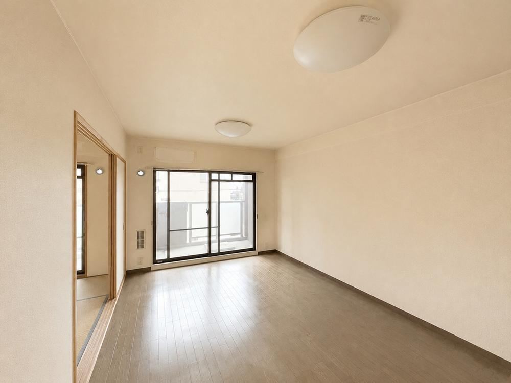 4LDK apartment in Miyakojima Ward, Osaka - Photo 1