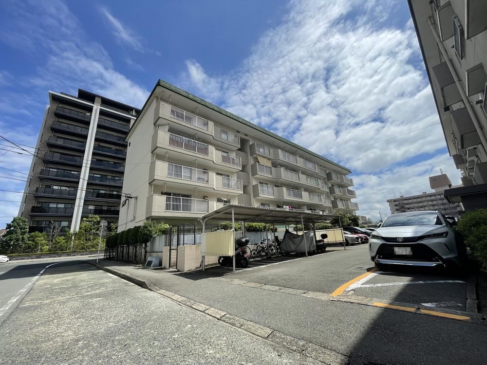 4LDK apartment in Sawara Ward, Fukuoka - Photo 1