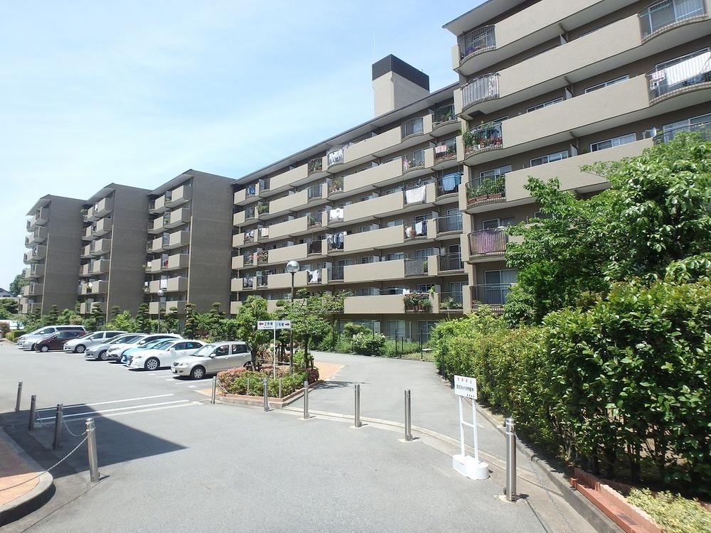 3LDK apartment in Nishinomiya, Hyogo - Photo 1