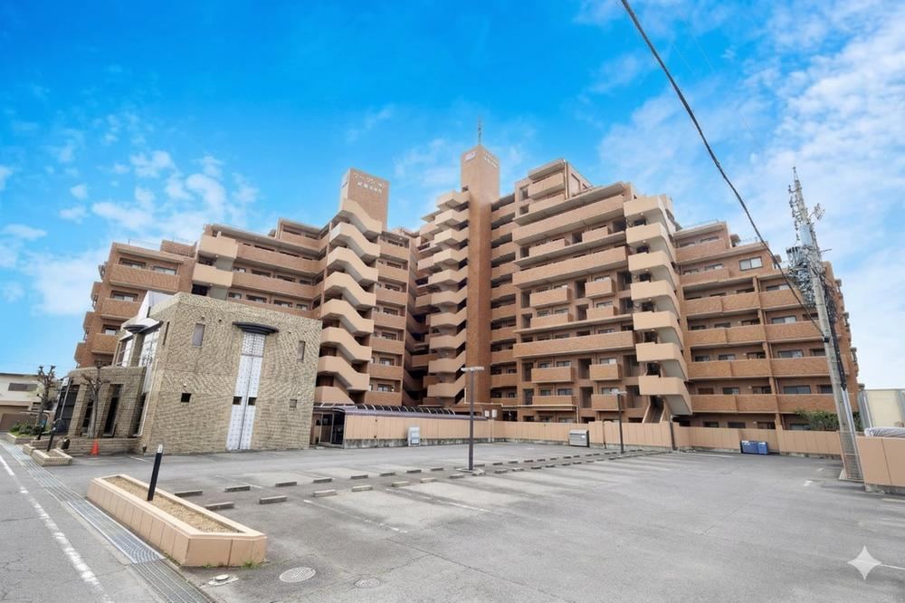 3LDK apartment in Suzuka, Mie - Photo 1