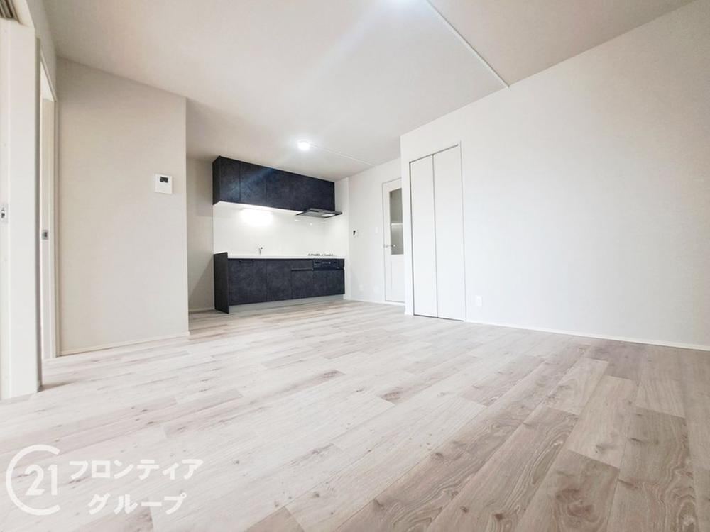 3LDK apartment in Itami, Hyogo - Photo 1