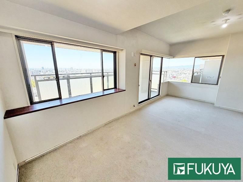 4LDK apartment in Neyagawa, Osaka - Photo 1