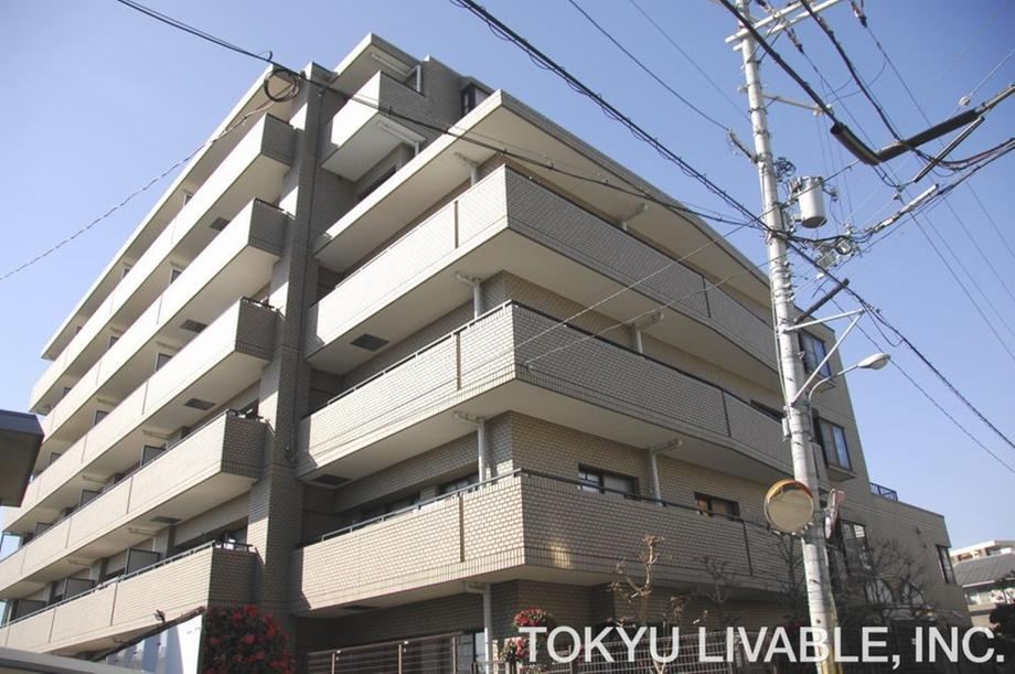 3LDK apartment in Toyonaka, Osaka - Photo 1
